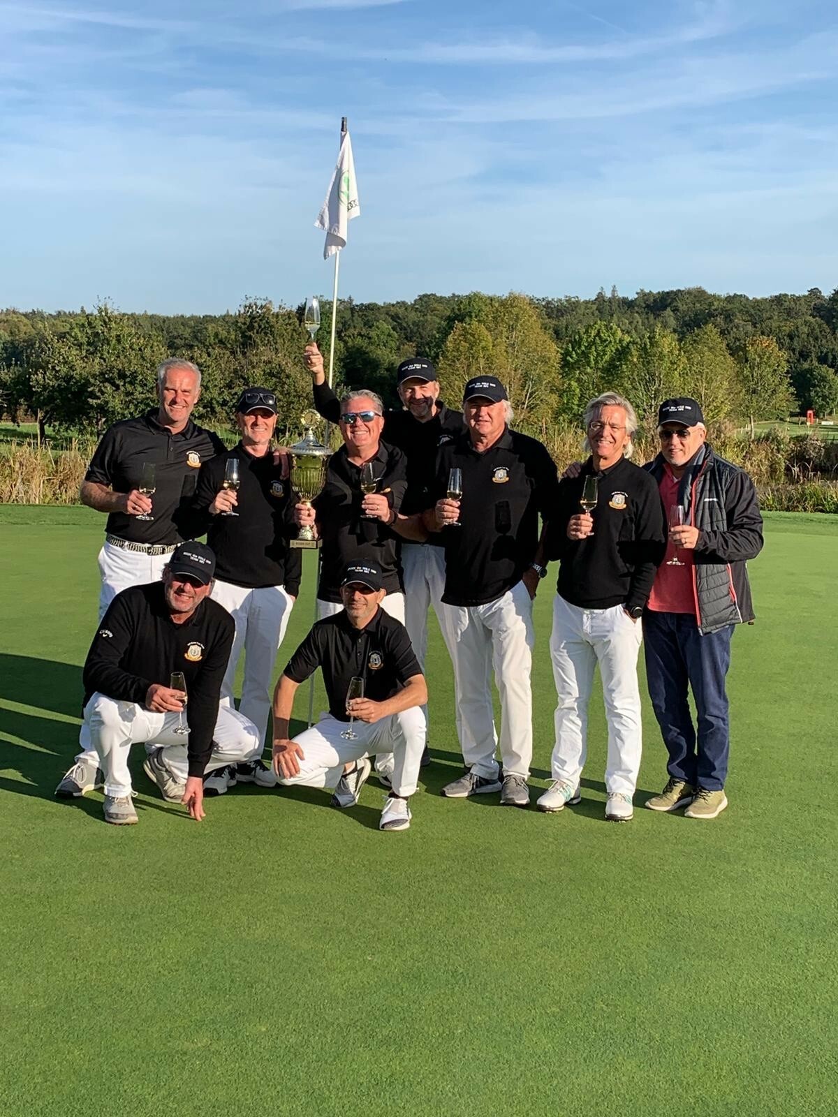 Zum Feiern zumute war hinterher nur dem Sindelfinger Team. Der Pokal ist mittlerweile wieder zurück auf dem Wettbachplatz, es steht 3:3. Fortsetzung im September 2020.