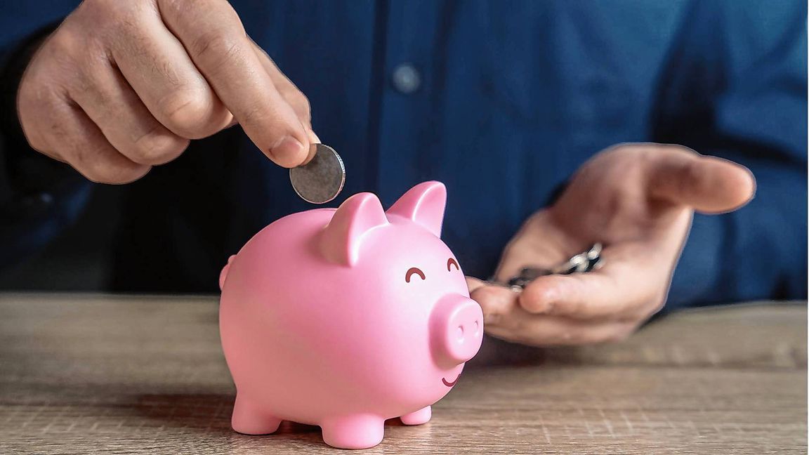 Frugalisten sind Super-Sparer, die während ihres Berufslebens so viel wie möglich zurücklegen und minimalistisch leben, um frühzeitig aus Job und Stress auszusteigen.