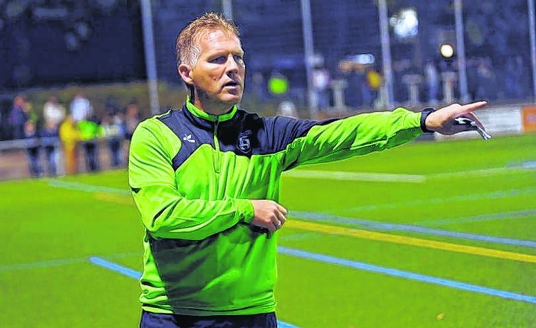 Holzgerlingens Trainer Martin Oßwald sah eine gute Defensive seiner Mannschaft, in der Offensive war dagegen viel Luft nach oben. Bild: automotorart/A