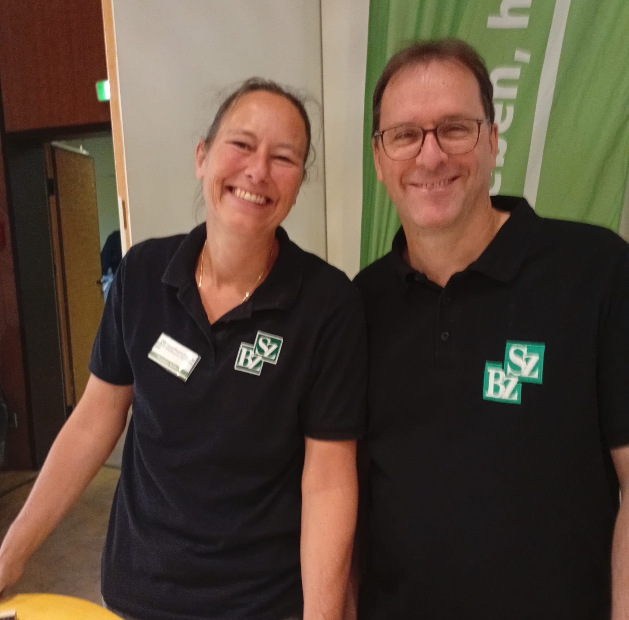 Auch die SZ/BZ war bei der Leistungsschau mit von der Partie: Kundenservice-Leiterin Daniela Höhn und Redaktionsleiter Tim Schweiker.