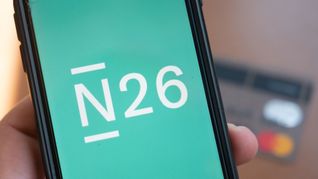 Die Smartphone-Bank N26 startet zusammen mit Vodafone ein Mobilfunkangebot für Deutschland. (Symbolbild)