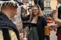 Buntes Treiben beim Böblinger Mittelaltermarkt auf dem Schlossberg.