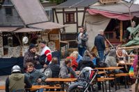 Buntes Treiben beim Böblinger Mittelaltermarkt auf dem Schlossberg.