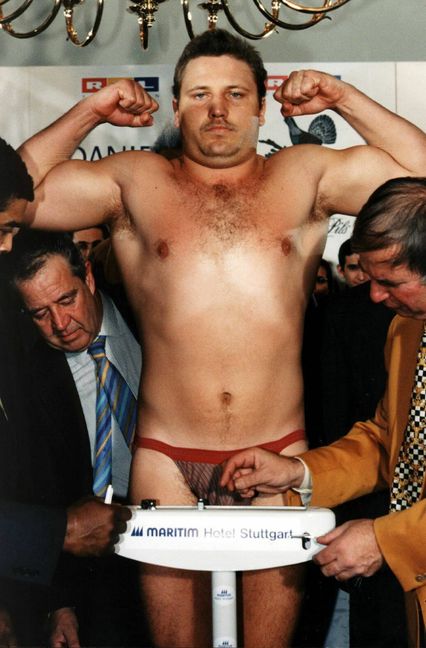 ... wiegt rund 102,5 Kilogramm und ist etwa 188 cm groß: der Südafrikaner Francois Botha. In Deutschland ist der Boxer noch kaum bekannt.