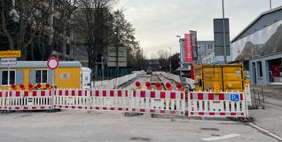 Die Arbeiten in der Hanns-Klemm-Straße sollen demnächst abgeschlossen sein.