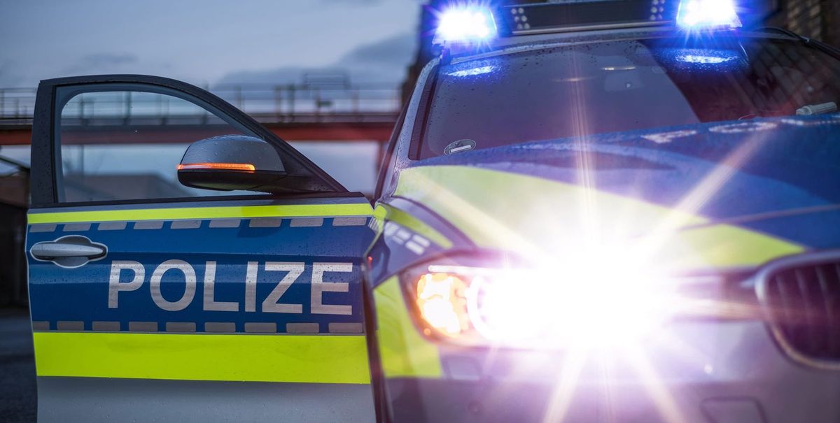 Unknown person cuts off 39-year-old woman on the A81.