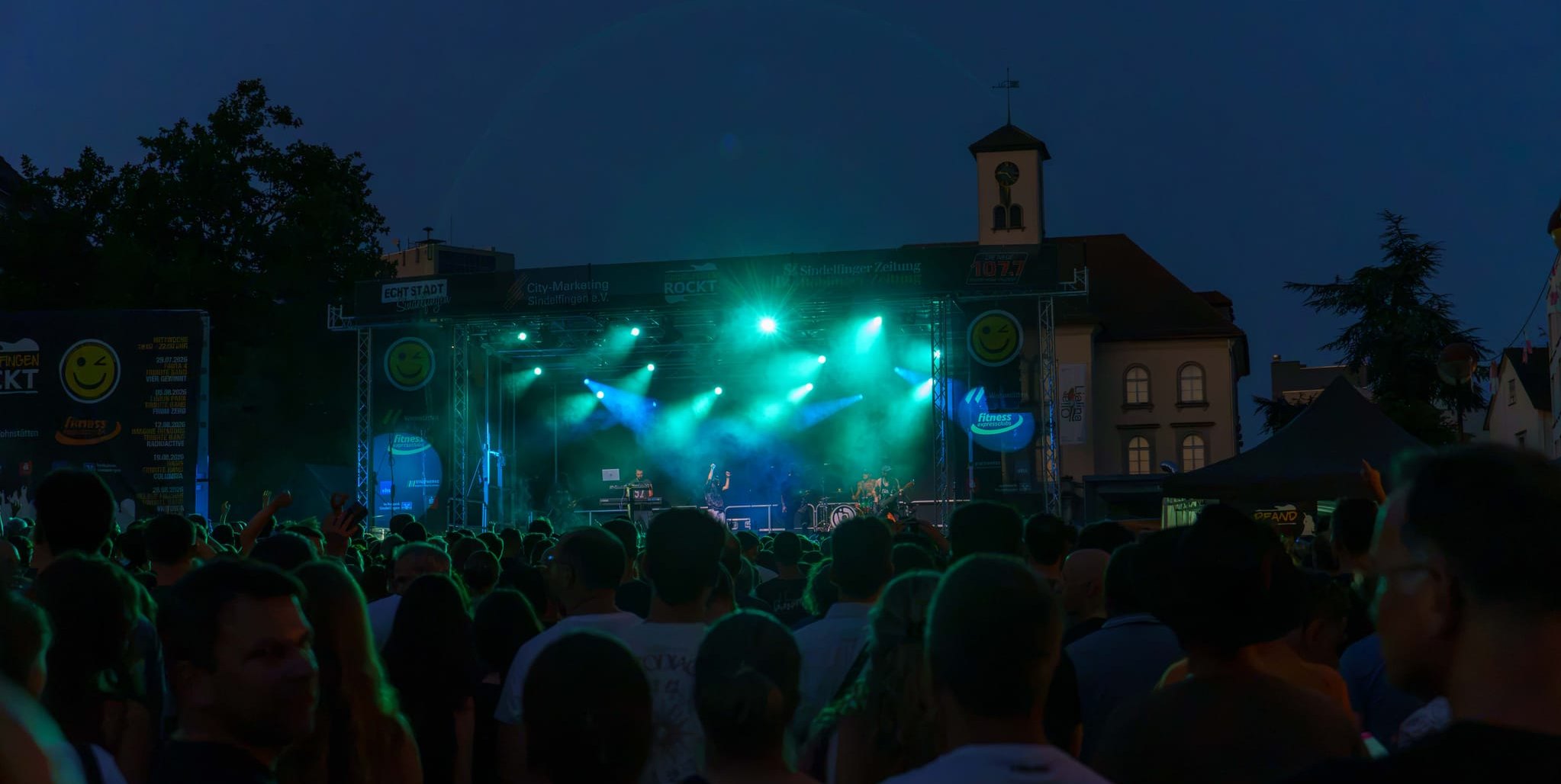Je später der Abend, desto stimmungsvoller wird es im herzen der Stadt.