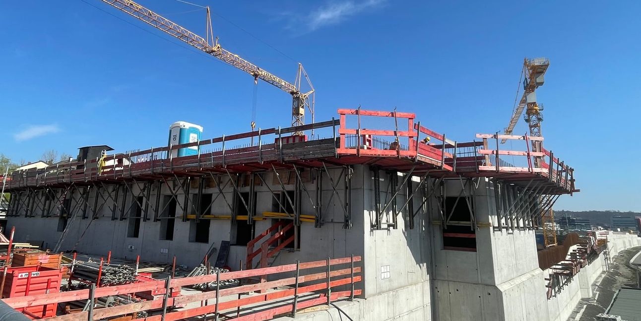 Im Betriebsgebäude laufen alle technischen Komponenten für den Tunnel zusammen.