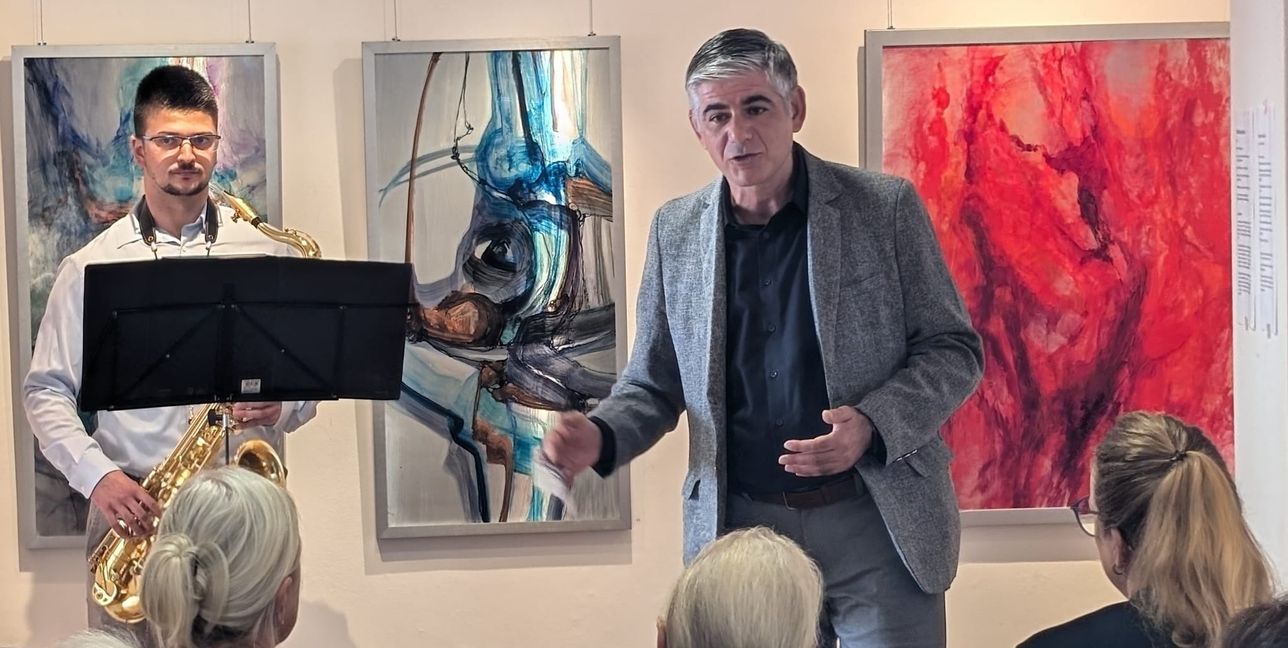 Ioannis Delakos bei einer Vernissage in Holzgerlingen. Bild: z