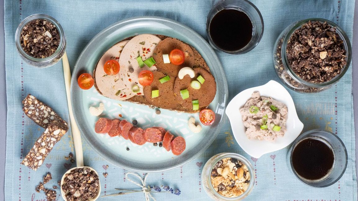 Gerade in Fertigprodukten ist häufig eine Menge Zucker versteckt. (Symbolbild)