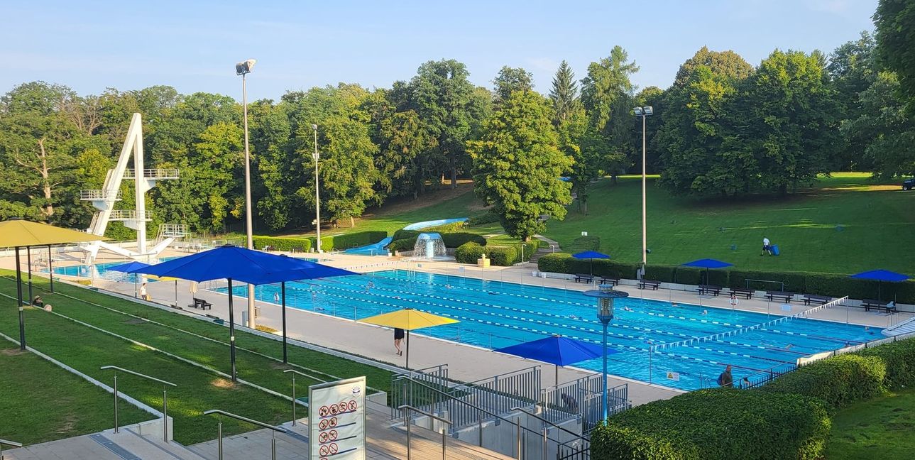 Es ist angerichtet im Sindelfinger Freibad:  In einer Woche beginnt der Badespaß.