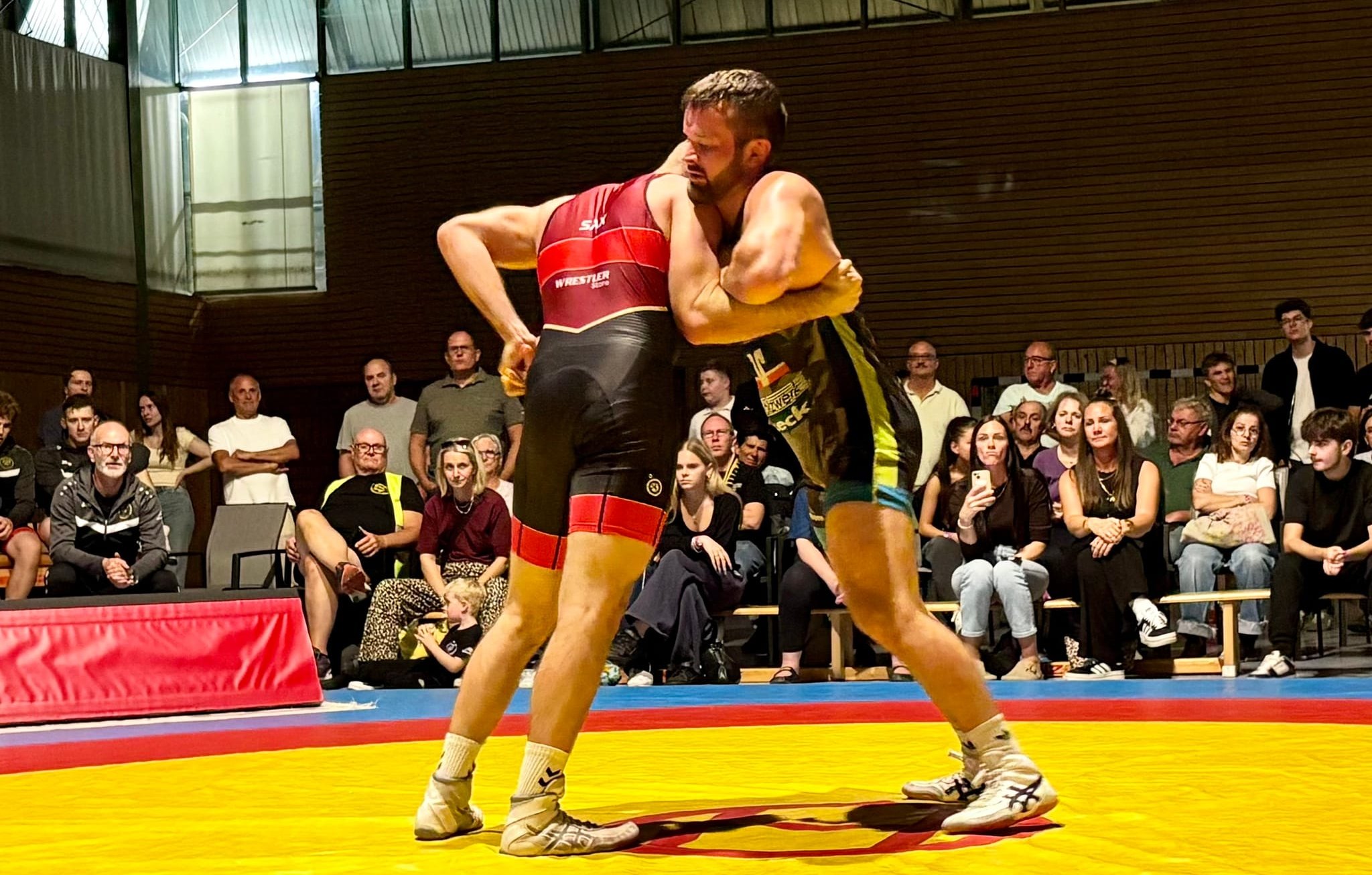 Kai Rachwalski (rechts) und der TSV Ehningen waren gegen Neckarweihingen chancenlos.