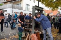 Tausende besuchten bei spätsommerlichem Wetter den Holzgerlinger Herbst.