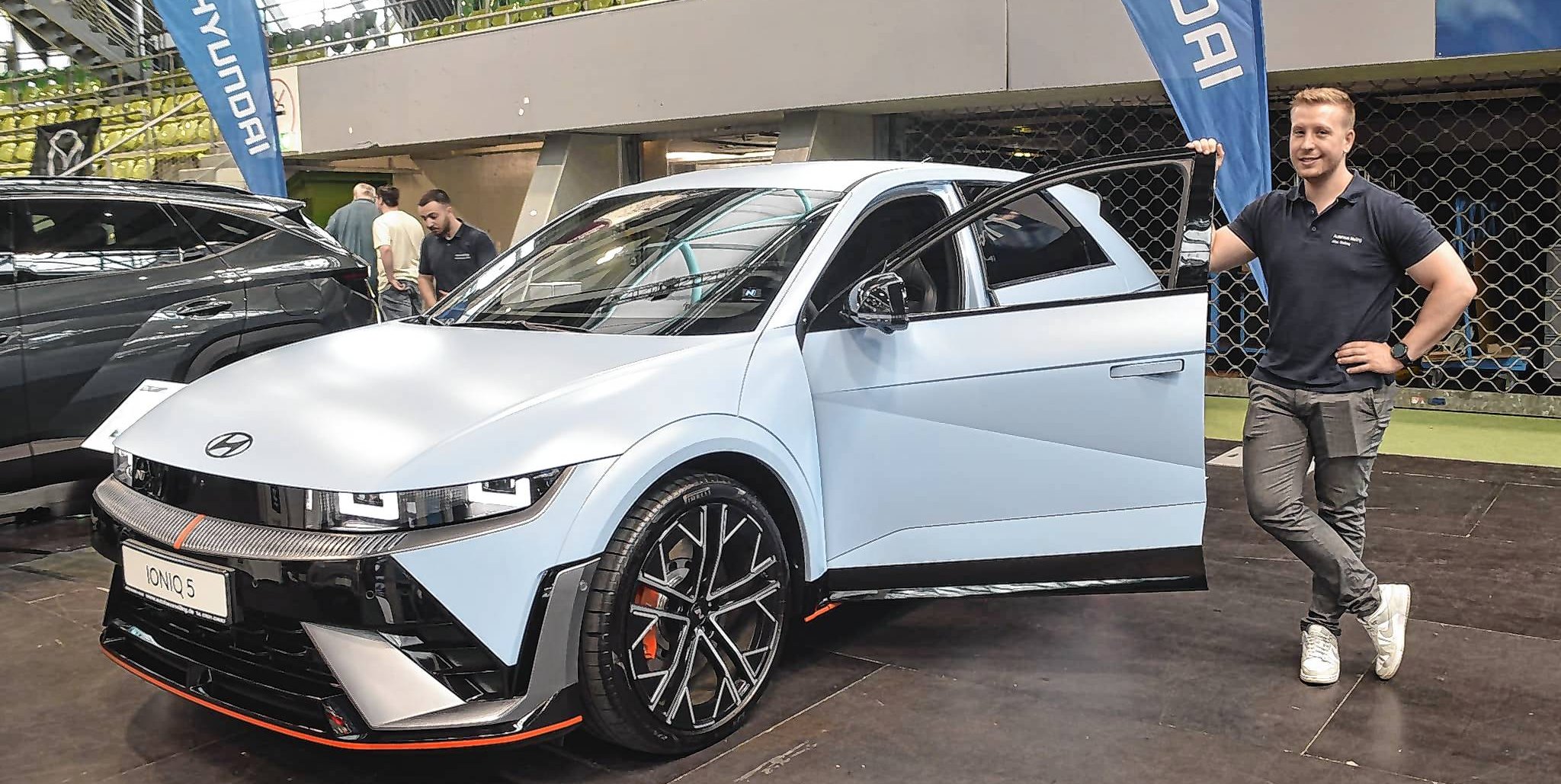Alec Meiling ist begeistert vom  Hyundai Ioniq 5n. Mit dem E-Auto lässt sich die Fahrt mit einem Verbrenner simulieren.