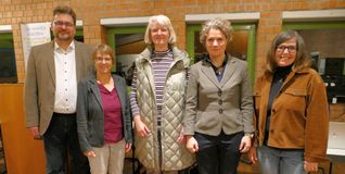 Dekan Markus Frasch, Ute Müller und Helga Martin (beide Prozessberaterinnen), Architektin Ute Lachenauer und Finanzwirtin Christiane Danisch (von links).