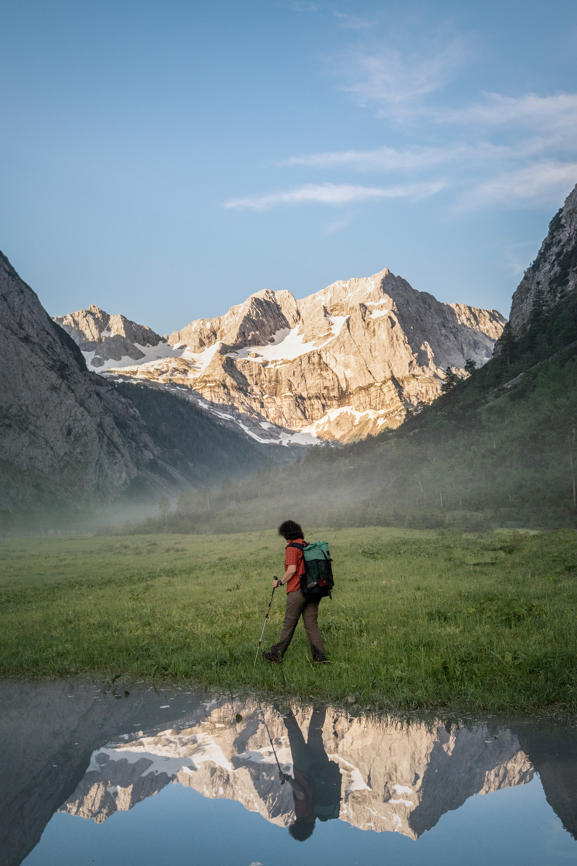 Je länger eine Wanderung ist, desto besser muss sie zu den eigenen Präferenzen bei Wetter, Höhenmetern und Kosten passen. Deswegen sucht sich Christine Thürmer ihre Strecken nicht nach Landschaft aus.
Bild: Peter von Felbert