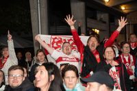 Bilder aus dem Bootshaus in Böblingen: Der VfB Stuttgart ist DFB-Pokalsieger und die Fans sind aus dem Häuschen.