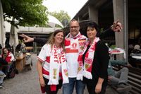 Bilder aus dem Bootshaus in Böblingen: Der VfB Stuttgart ist DFB-Pokalsieger und die Fans sind aus dem Häuschen.