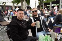 Bilder aus dem Bootshaus in Böblingen: Der VfB Stuttgart ist DFB-Pokalsieger und die Fans sind aus dem Häuschen.