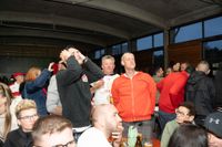 Bilder aus dem Bootshaus in Böblingen: Der VfB Stuttgart ist DFB-Pokalsieger und die Fans sind aus dem Häuschen.