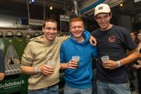 Mega-Stimmung bei der Pressluftparty der Feuerwehr Schönaich. Ausgelassene  Atmosphäre und ein rappelvolles Gerätehaus.