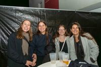 Mega-Stimmung bei der Pressluftparty der Feuerwehr Schönaich. Ausgelassene Atmosphäre und ein rappelvolles Gerätehaus.