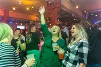 Mega-Stimmung bei der Pressluftparty der Feuerwehr Schönaich. Ausgelassene  Atmosphäre und ein rappelvolles Gerätehaus.