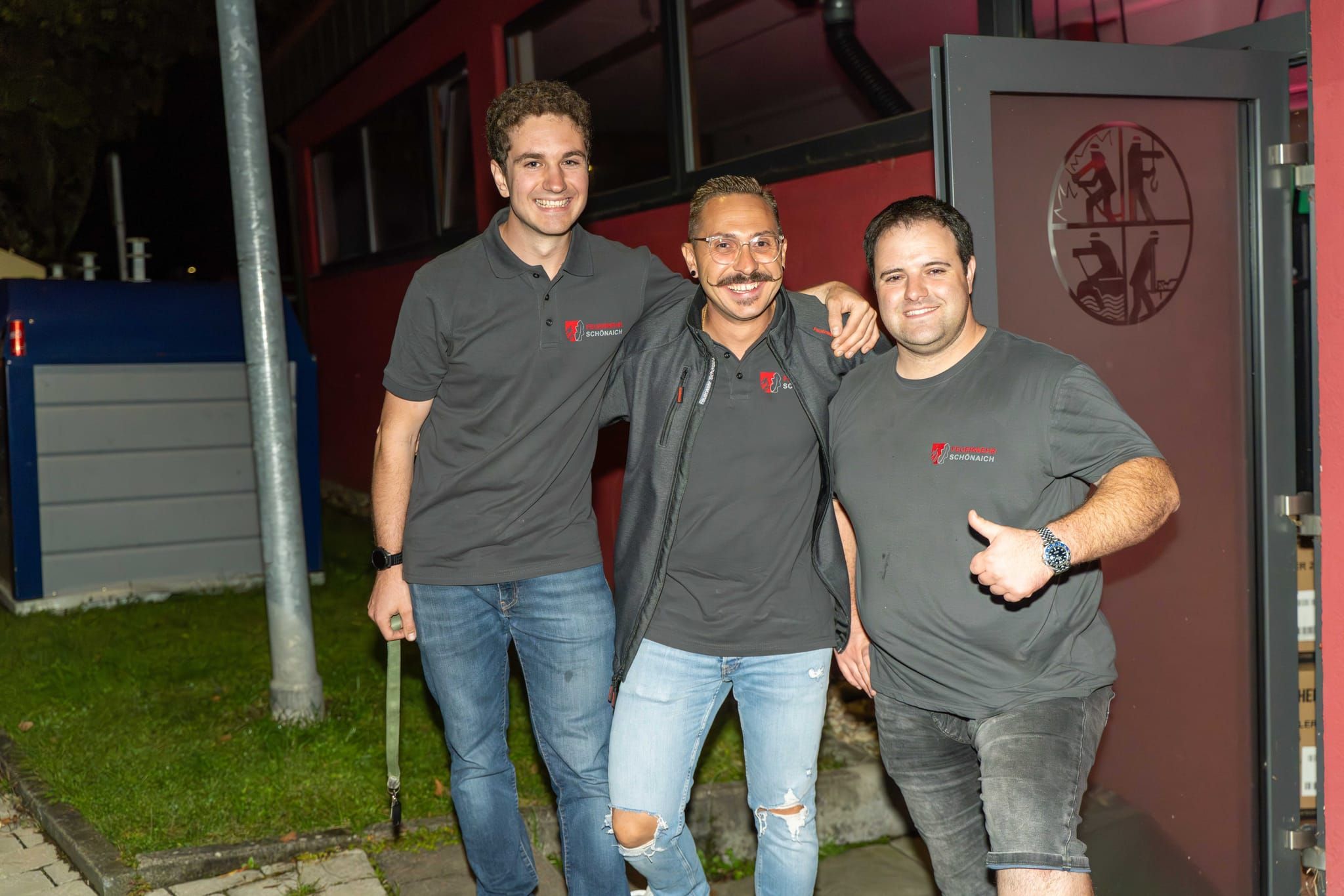 Mega-Stimmung bei der Pressluftparty der Feuerwehr Schönaich. Ausgelassene  Atmosphäre und ein rappelvolles Gerätehaus.