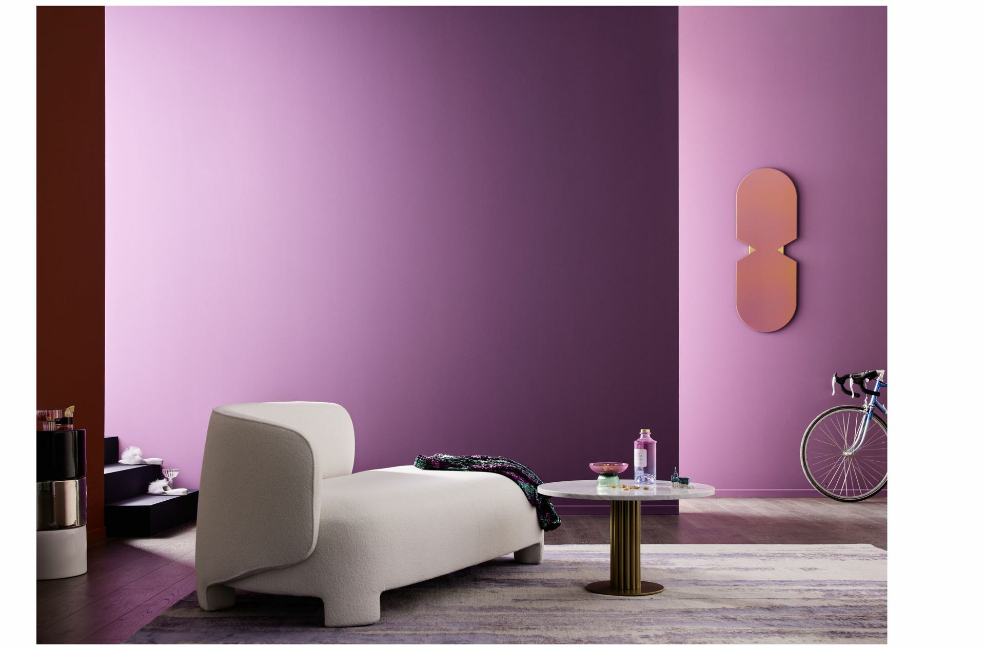 „Jacaranda“ ist ein sanftes Violett. Der Farbton ist eine Hommage an die in Südafrika blühenden Jacaranda Bäume. Die  von Sebastian Herkner  entwickelten elf Farbikonen sind als in sich geschlossenes, aufeinander abgestimmtes Farbuniversum gedacht.