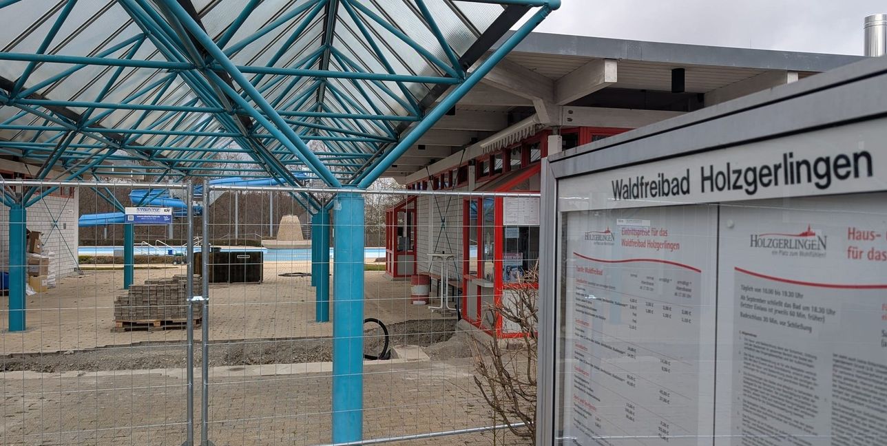 Aktuell wird ein neuer Eingangsbereich mit neuem Zugangssystem gebaut.