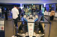 Coole Karren, nette Leute, prima Stimmung: So war die After Work Party im Kundencenter von Mercedes-Benz in Sindelfingen.