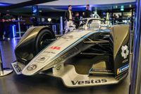 Coole Karren, nette Leute, prima Stimmung: So war die After Work Party im Kundencenter von Mercedes-Benz in Sindelfingen.