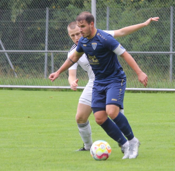 Kapitän Simon Lindner und der TV Darmsheim wollen in Nehren punkten. Bild: Oberdorfer