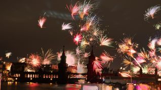 Feuerwerk an Silvester wie hier in Berlin ist beliebt in Deutschland - trotz aller Debatten um Umweltschäden (Archivbild)