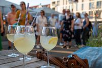 Seit fünf Jahren sorgt Salvatore Romeo mit seinem Curry Truck für Leben am grünen Platz.