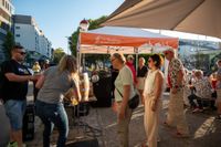 Seit fünf Jahren sorgt Salvatore Romeo mit seinem Curry Truck für Leben am grünen Platz.