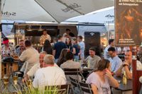 Seit fünf Jahren sorgt Salvatore Romeo mit seinem Curry Truck für Leben am grünen Platz.