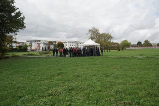 Wegen Andrangs mussten die Interessierten an den Pavillons nicht selten Schlange stehen. Bilder: Heiden