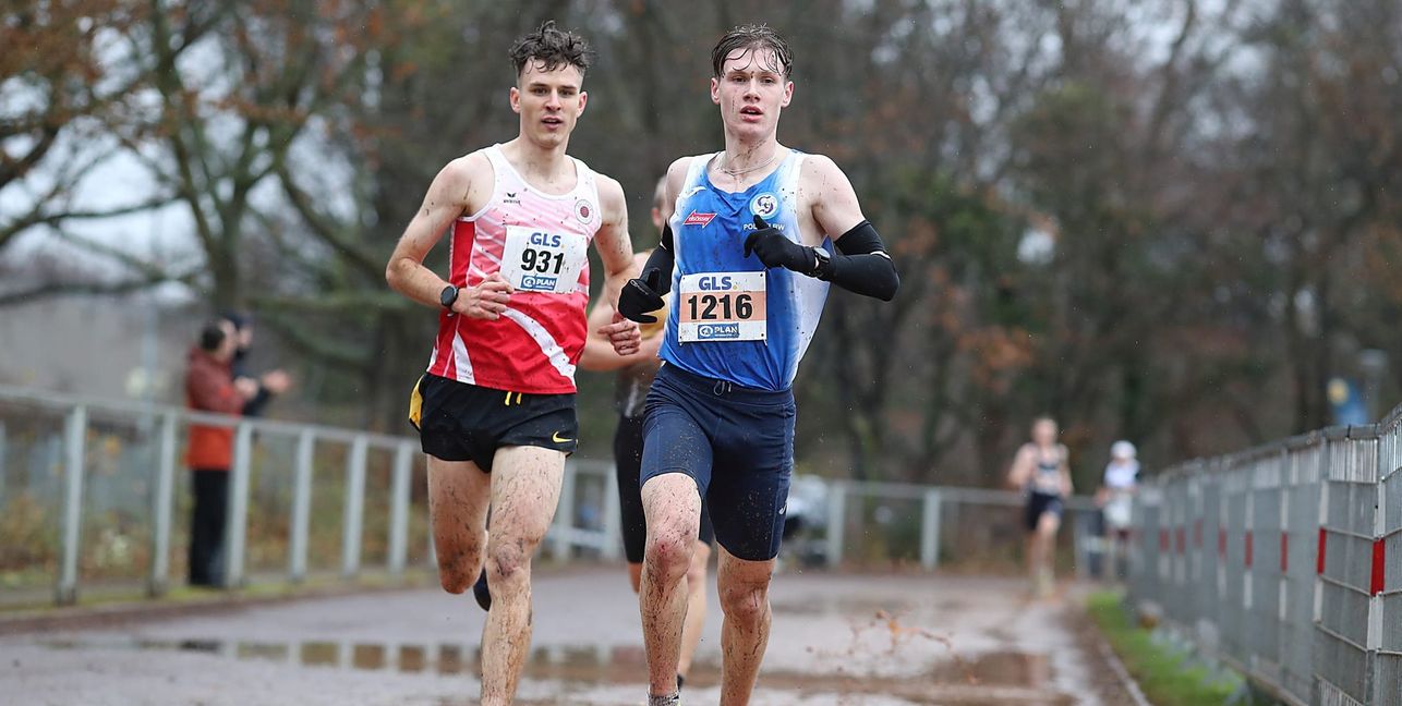 Kurt Lauer (rechts) gewinnt neben Einzel-Gold auch die Bronzemedaille mit dem Sindelfinger Team in der U23-Klasse. Bild: Görlitz