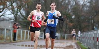 Kurt Lauer (rechts) gewinnt neben Einzel-Gold auch die Bronzemedaille mit dem Sindelfinger Team in der U23-Klasse. Bild: Görlitz