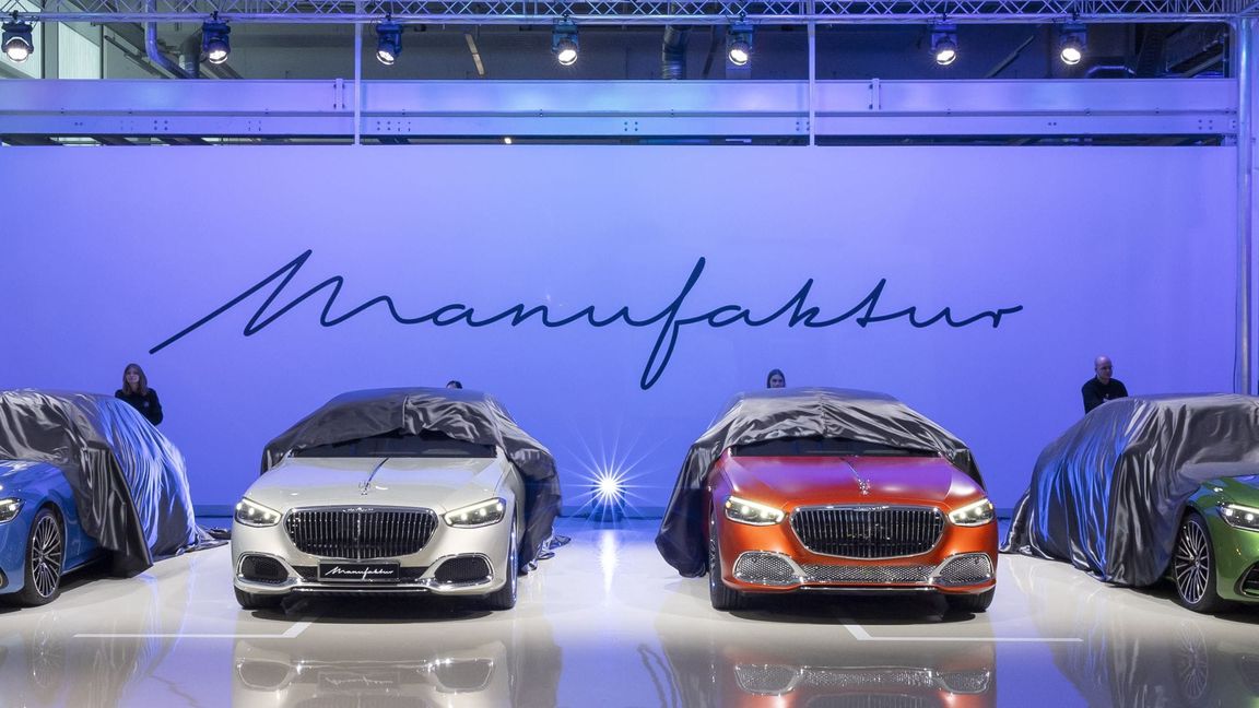 Mitten im Mercedes-Werk in Sindelfingen können exklusive Kunden dabei zuschauen, wie ihr Auto zusammengestellt wird.