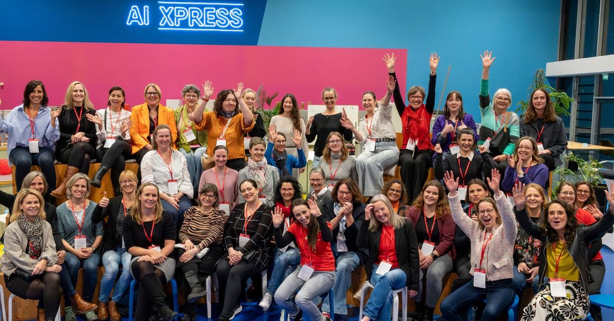Die 70 Teilnehmerinnen hatten großen Spaß im AI xpress beim zweiten Fabulous Females Barcamp.