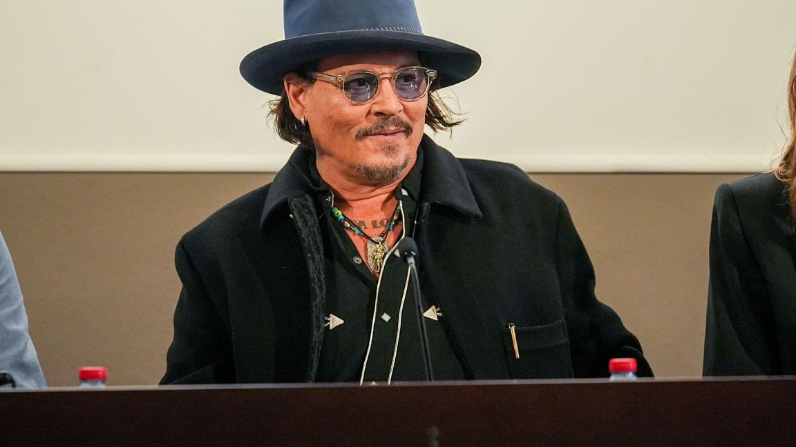 Johnny Depp stellt Opfern Hilfe in Aussicht.