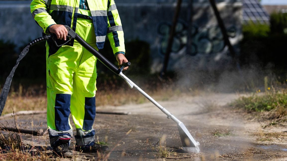 Mit diesen Heißwasser-Geräten bekämpft die besonders betroffene Stadt Kehl die aggressiven Insekten. Die Anwohner in Tübingen fordern das auch von ihrer Stadt. Jetzt hat die Verwaltung ein erstes Maßnahmenpaket angekündigt.