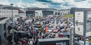 Nicht nur 3er-BMW werden am Sonntag bei der Motorworld auf dem Flugfeld erwartet.