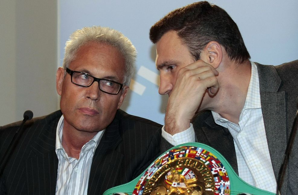 Bernd Bönte (links), hier 2009 vor einem Fight in Stuttgart mit Vitali Klitschko