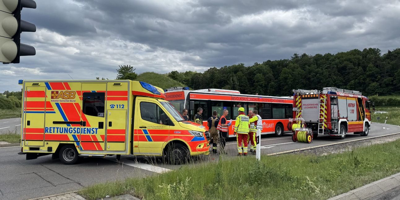 Großeinsatz auf der Autobahn bei Leonberg.