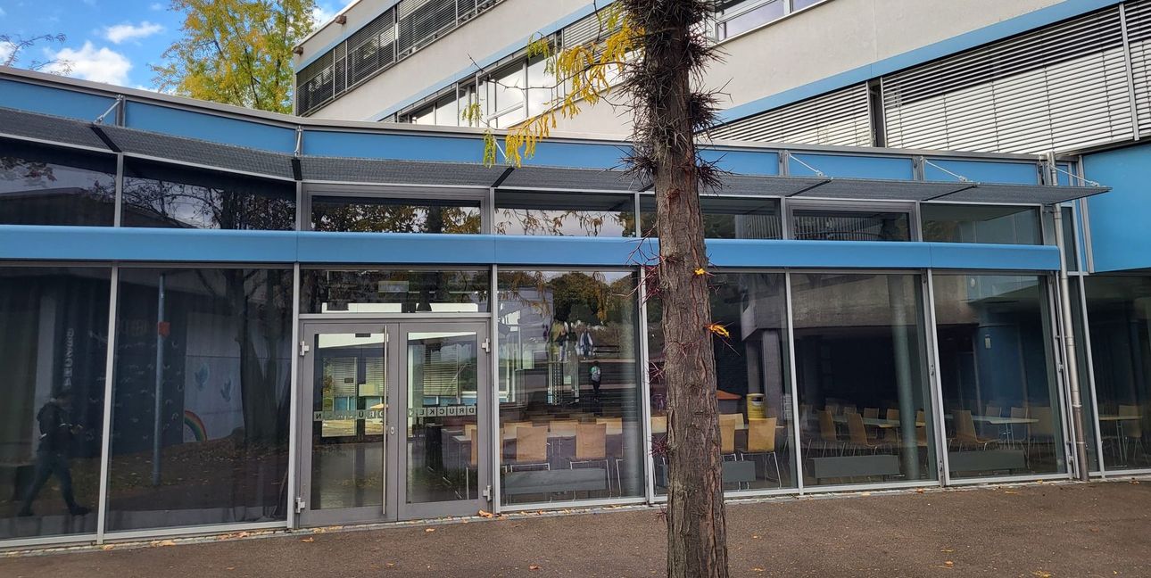 Weil der Grundschule Gartenstraße eine Mensa fehlt, gehen viele Schüler in die Mensa des benachbarten Stiftsgymnasiums.