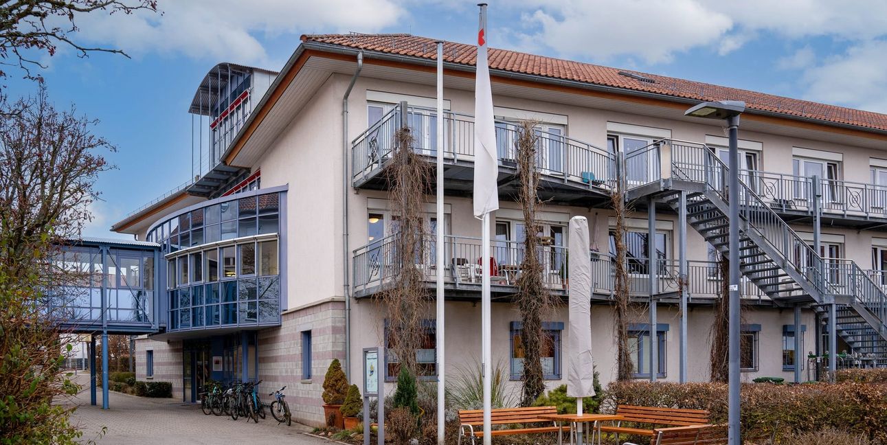 Das Haus am Ziegelhof gehört nun dem Deutschen Roten Kreuz, dass das Pflegeheim bereits seit der Eröffnung 1997 führt. Bild: z