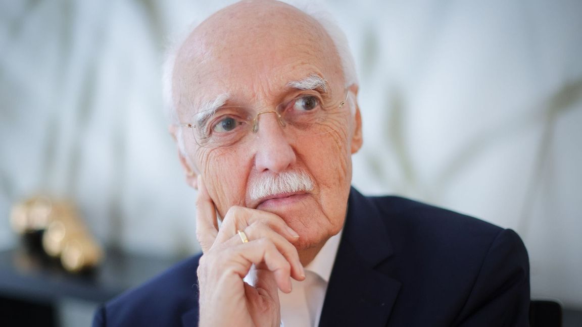 Überraschend viele Deutsche blicken mit Optimismus auf das neue Jahr, findet der Hamburger Zukunftsforscher Horst Opaschowski. (Archivbild)